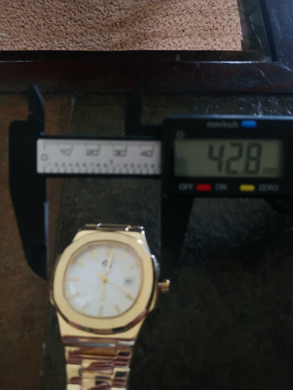 Gold Men's Stainless Steel Watch with White Dial And Date